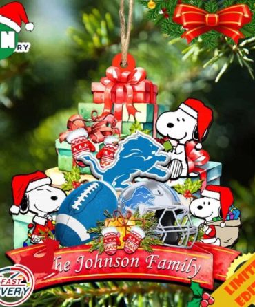 Detroit Lions Snoopy And NFL Sport Ornament Personalized Your Family Name