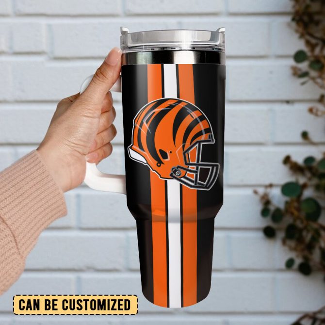 Sleek Football Team Insulated Tumbler with Handle - Perfect for Fans - Image 2