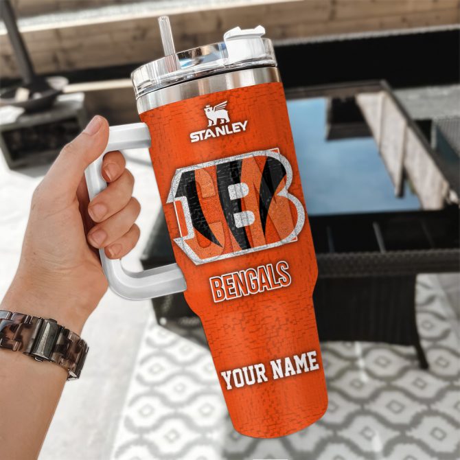 Customizable Bengals Tumbler - Personalized NFL Fan Gift with Handle & Straw - Image 3
