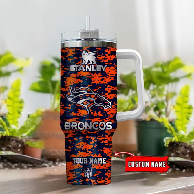 Custom NFL Team Camouflage Tumbler with Handle - Personalized Gift - Image 2