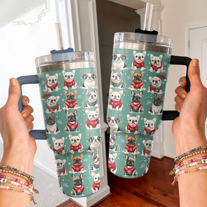 French Bulldogs In Xmas Sweaters Christmas Custom Stanley Quencher 40oz Stainless Steel Tumbler With Handle - Image 2